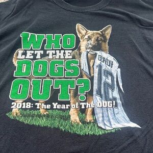 Gildan Black Dog Graphic T-Shirt